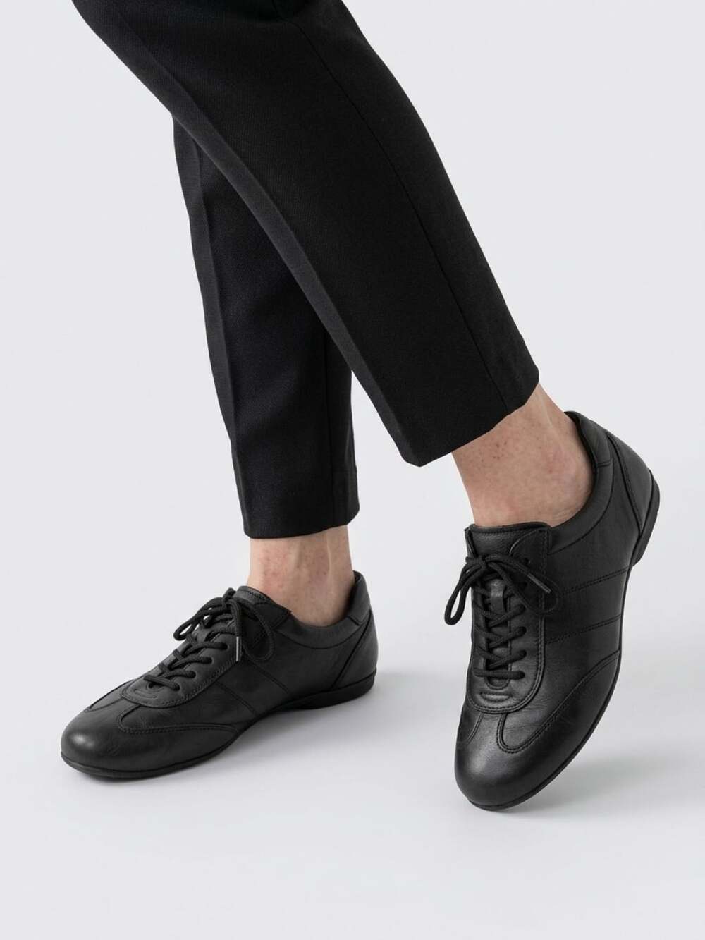 Ecco Black Leather Casual Walking Sneakers Shoes